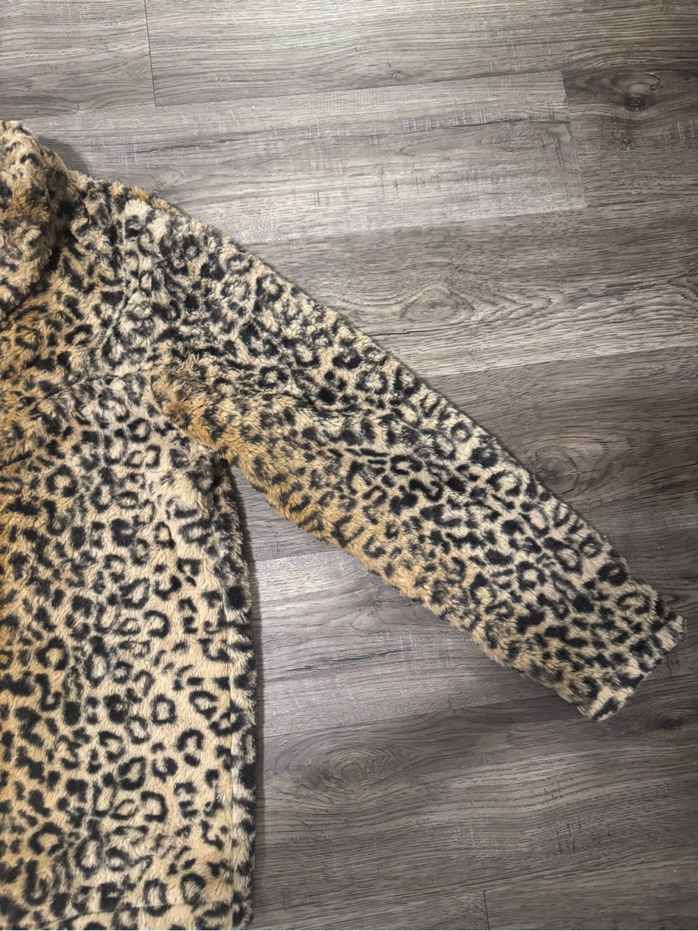 Pink Lily Leopard Faux-Fur Half-Zip Jacket - Tan & Black - Picture 3 of 4